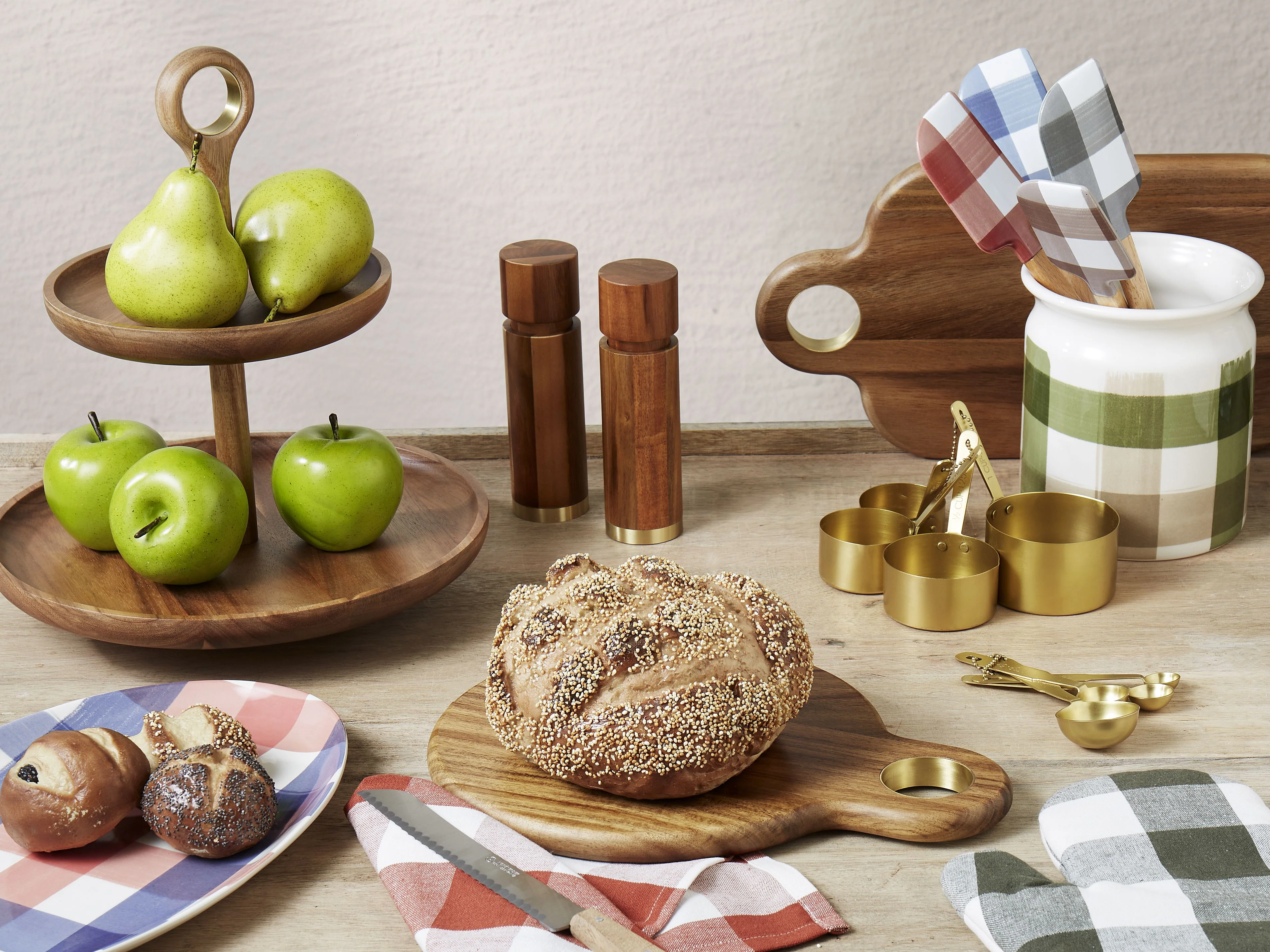 ACACIA & BRASS SERVING BOARD 32.5X25X1.8CM - Image 3