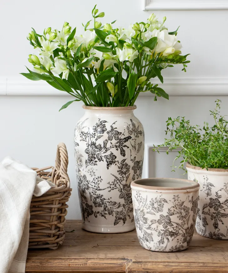 Black Floral Vase Small - Image 2