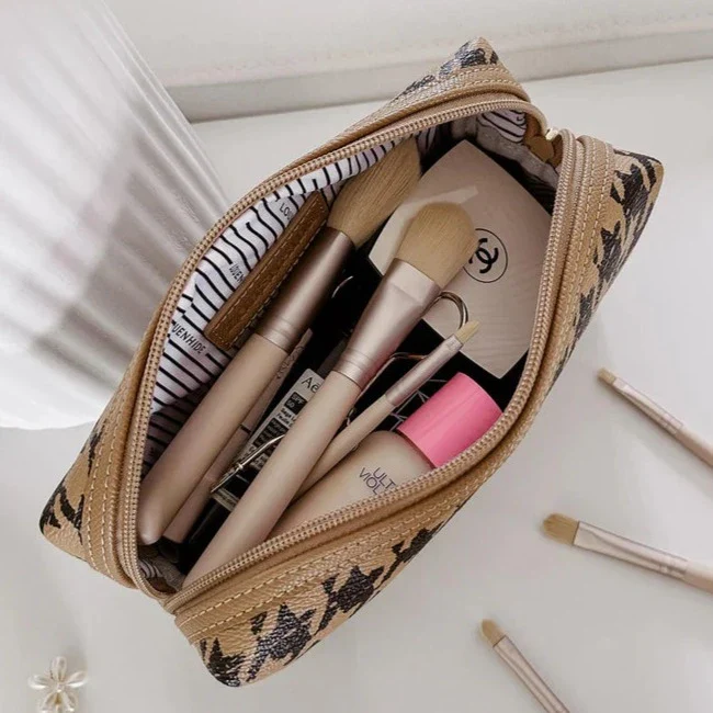 Brianna Makeup Bag - Houndstooth Camel - Image 6