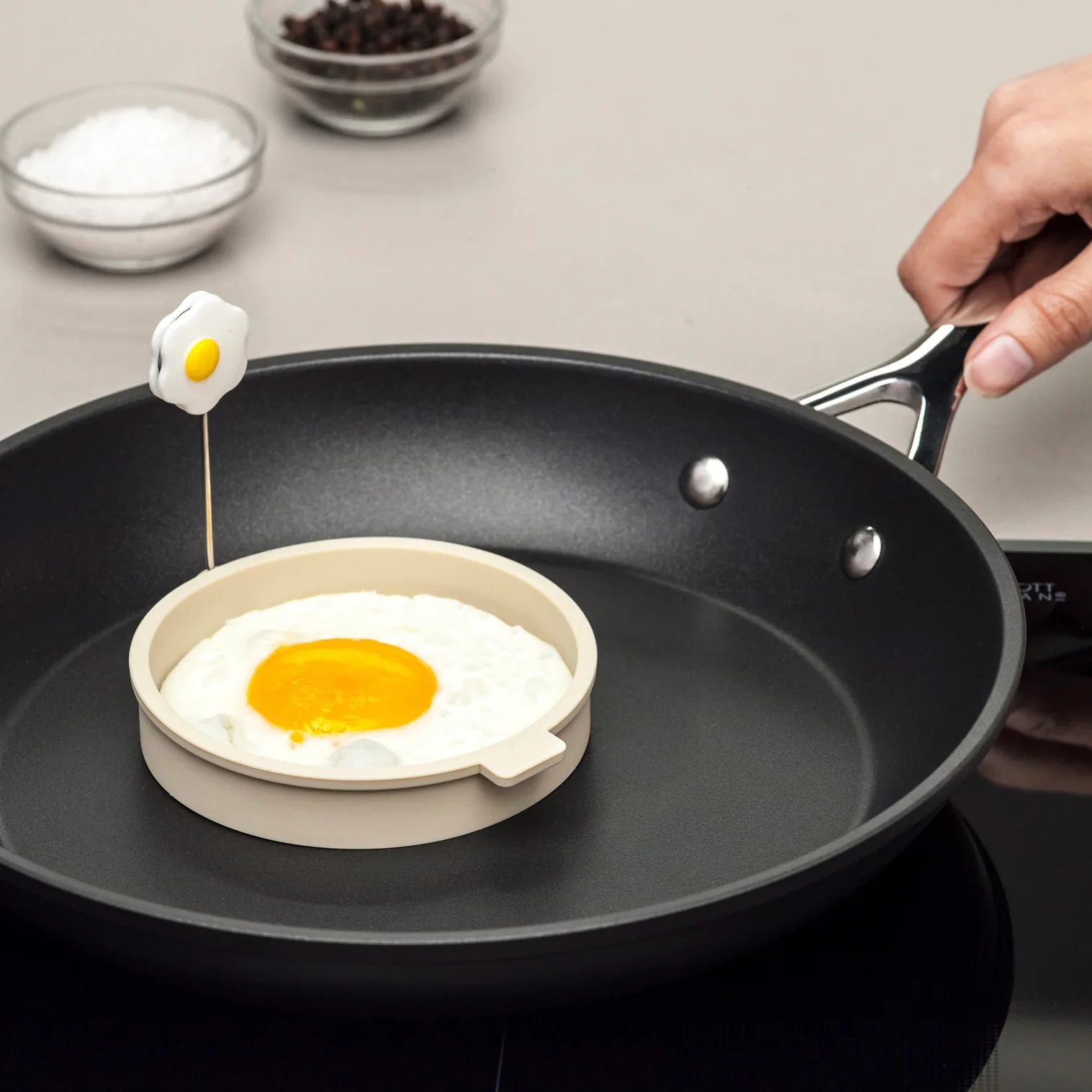Perfect Eggs Silicone Egg Ring - Image 2