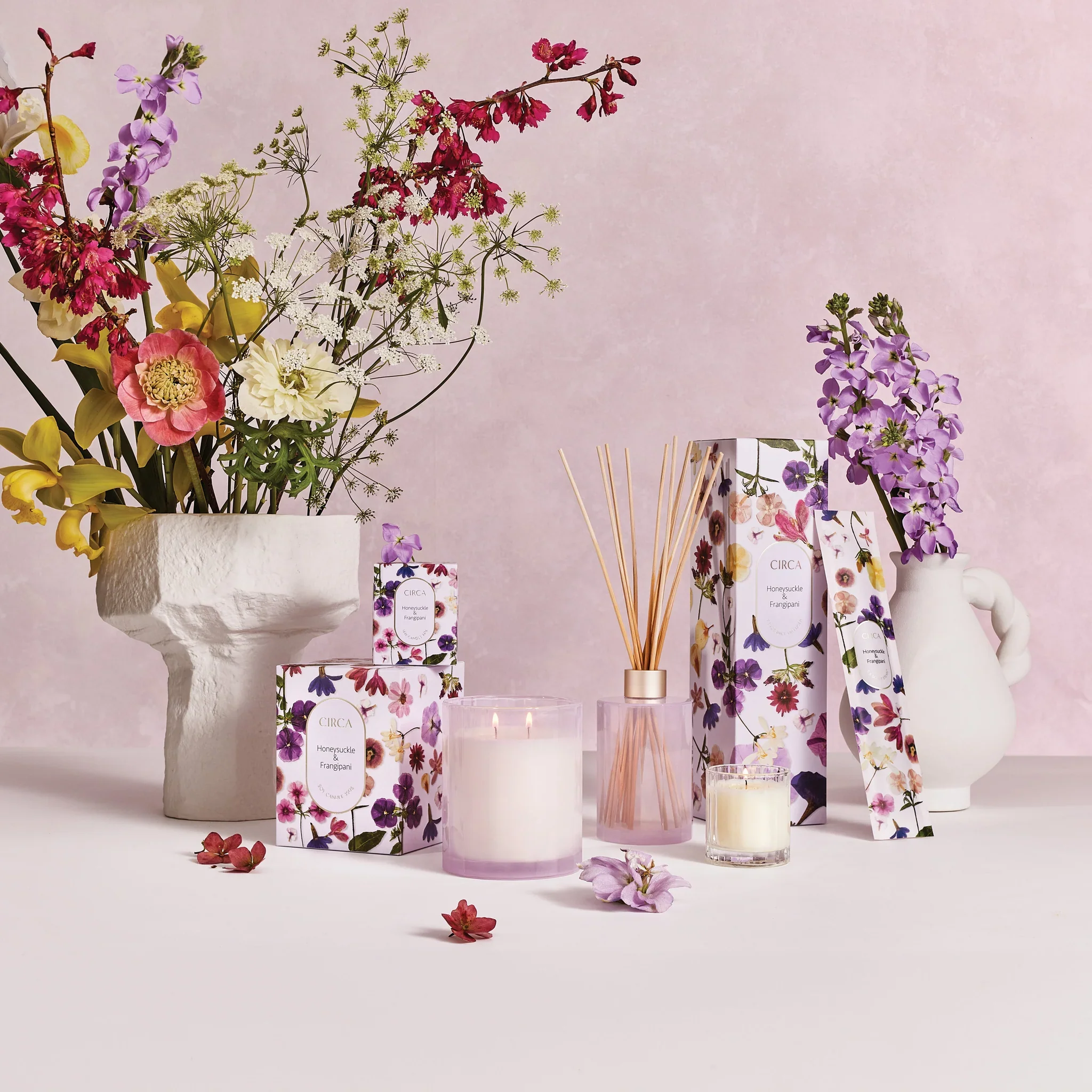 Soy Candle 350g - Honeysuckle & Frangipani - Image 3
